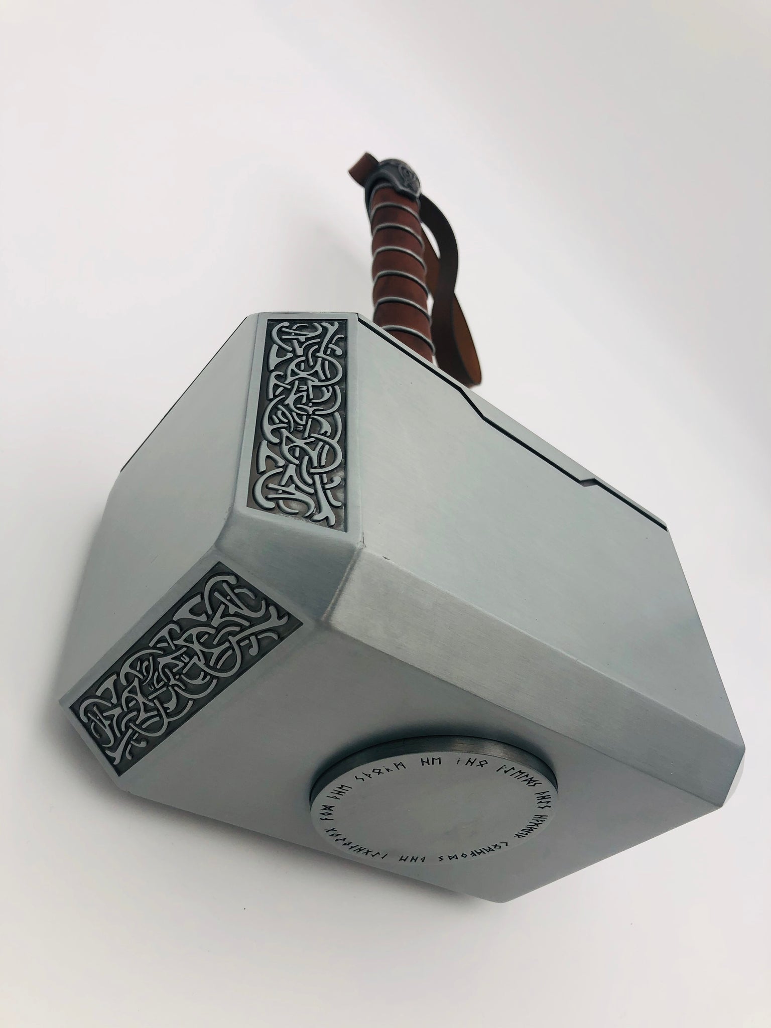 Thor Hammer Mjolnir Steel Prop Replica With Display Base – Collector's  Outpost
